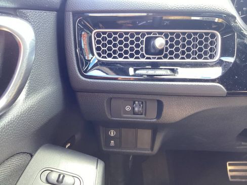 Used 2023 Honda Civic Sport image 16