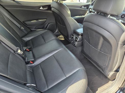 Used 2019 Kia Stinger RWD image 29