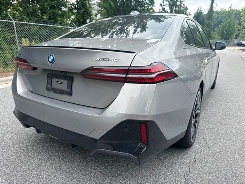 Used 2026 BMW i5 eDrive40 w/ M Sport Package AWD/4WD image 5