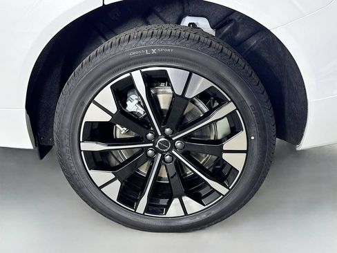 New 2026 Volvo XC60 T8 Plus w/ Protection Package Premier AWD/4WD image 30