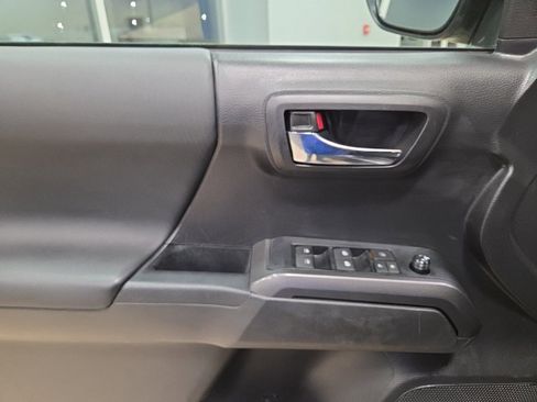 Used 2023 Toyota Tacoma TRD Sport image 11