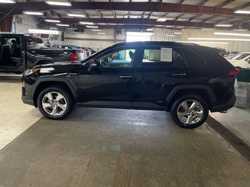 Used 2021 Toyota RAV4 Limited AWD/4WD image 2