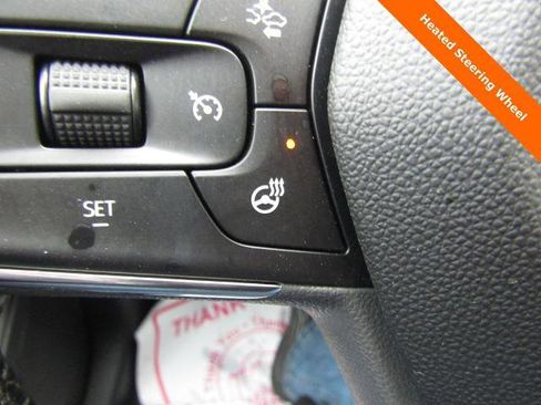 Used 2025 Chevrolet Trax LT w/ LT Convenience Package FWD image 6
