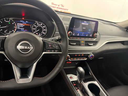 Certified 2023 Nissan Altima 2.5 SR FWD image 17