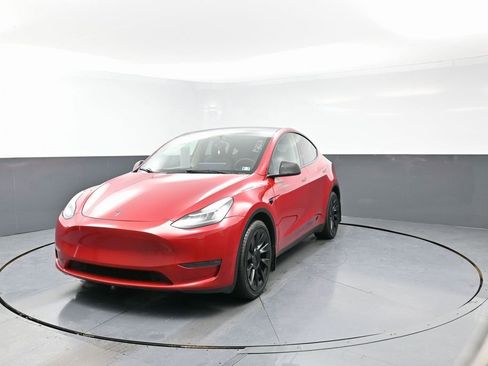 Used 2023 Tesla Model Y Long Range image 4