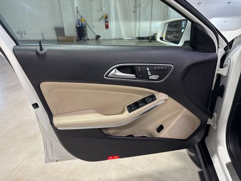 Used 2020 Mercedes-Benz GLA 250 4MATIC image 28