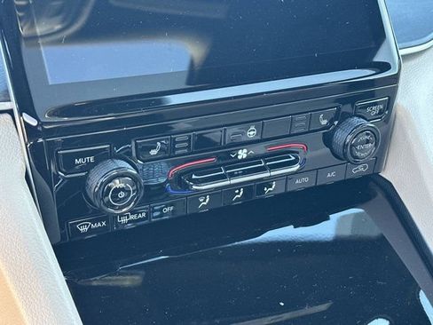 New 2025 Jeep Grand Cherokee L Limited image 26