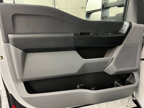 New 2025 Ford F550 4x4 Supercab Super Duty image 26