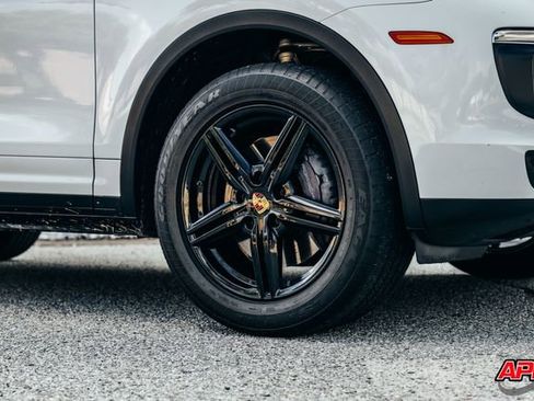 Used 2016 Porsche Cayenne image 37