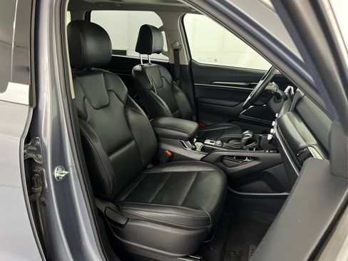Used 2025 Kia Telluride S FWD image 22