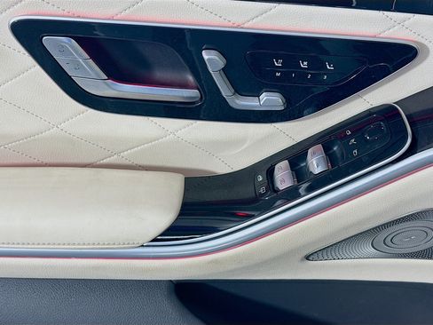 Used 2022 Mercedes-Benz S 500 4MATIC image 24