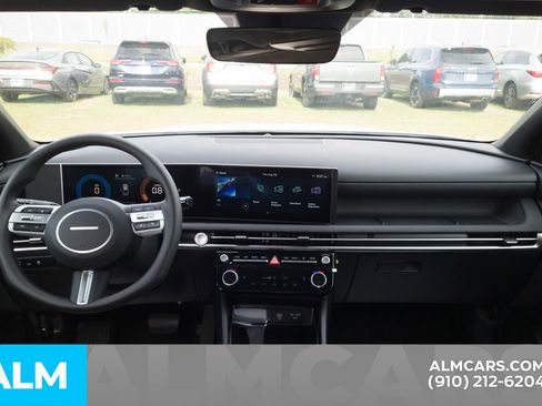 Certified 2025 Hyundai Santa Cruz SEL image 18