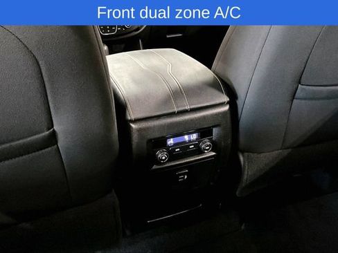 Used 2018 Chevrolet Traverse LT AWD/4WD image 13