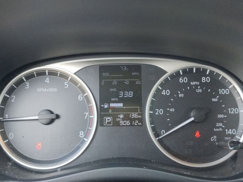 Used 2018 Nissan Kicks S image 29