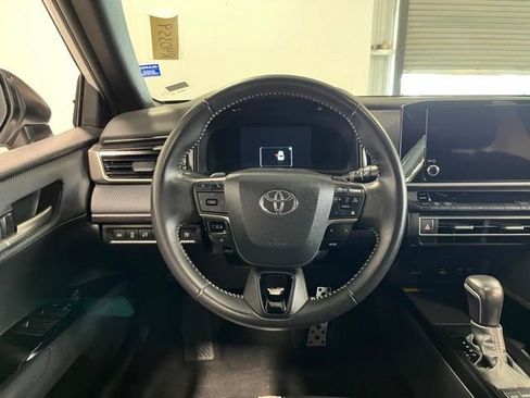 Used 2025 Toyota Camry SE FWD image 21