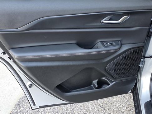 New 2025 Jeep Grand Cherokee L Altitude image 34