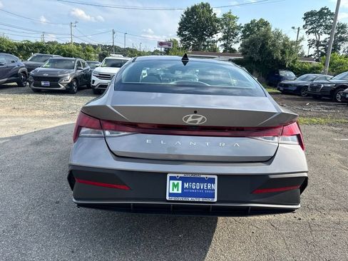 Used 2024 Hyundai Elantra SEL FWD image 6