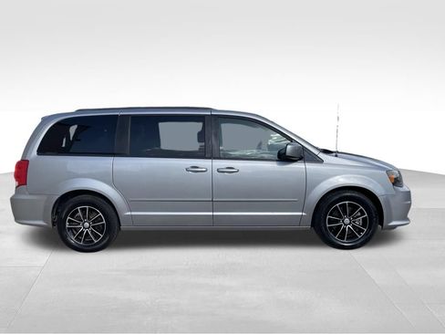 Used 2017 Dodge Grand Caravan GT FWD image 4