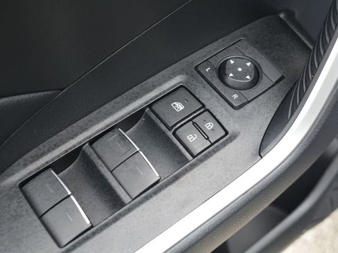 Used 2023 Toyota RAV4 XLE AWD/4WD image 8