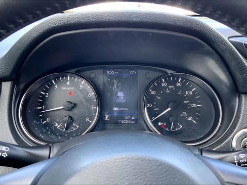 Used 2020 Nissan Rogue SV w/ Premium Package image 25