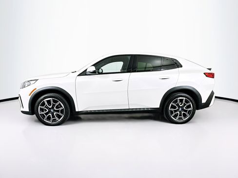 Used 2025 BMW X2 xDrive28i AWD/4WD image 4