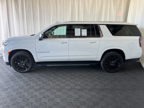 Used 2021 Chevrolet Suburban Premier w/ Premium Package AWD/4WD image 26