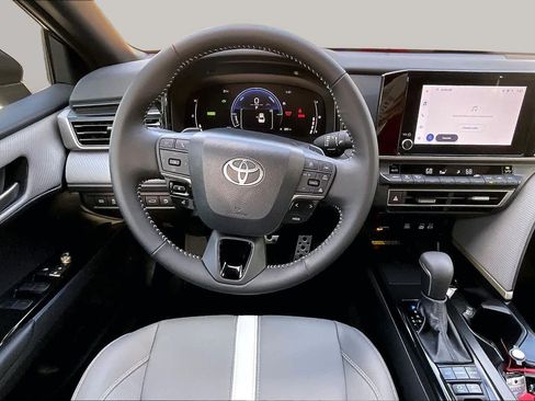 Used 2026 Toyota Camry SE w/ Convenience Package FWD image 6