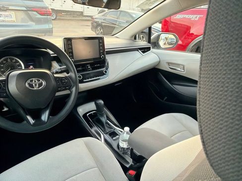 Used 2020 Toyota Corolla LE FWD image 7