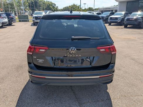 Used 2024 Volkswagen Tiguan SE image 5