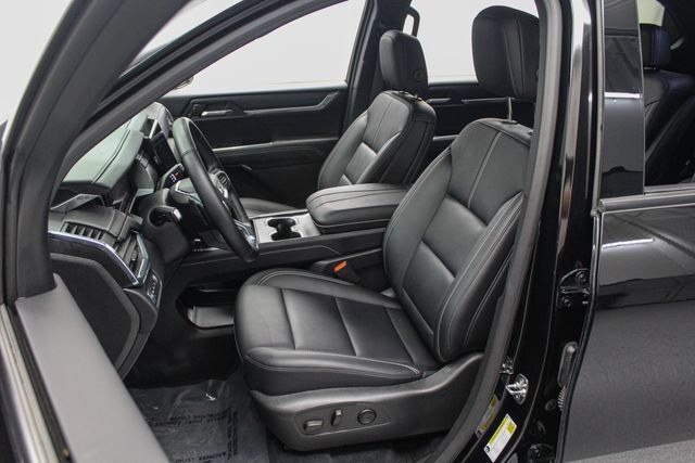 Certified 2026 GMC Acadia Elevation w/ Elevation Premium Package AWD/4WD image 20