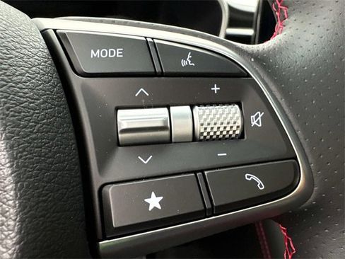 Used 2025 Genesis G70 2.5T w/ Sport Prestige Package image 47