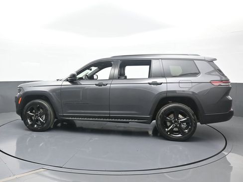 Used 2025 Jeep Grand Cherokee L Limited w/ Black Appearance Package image 3