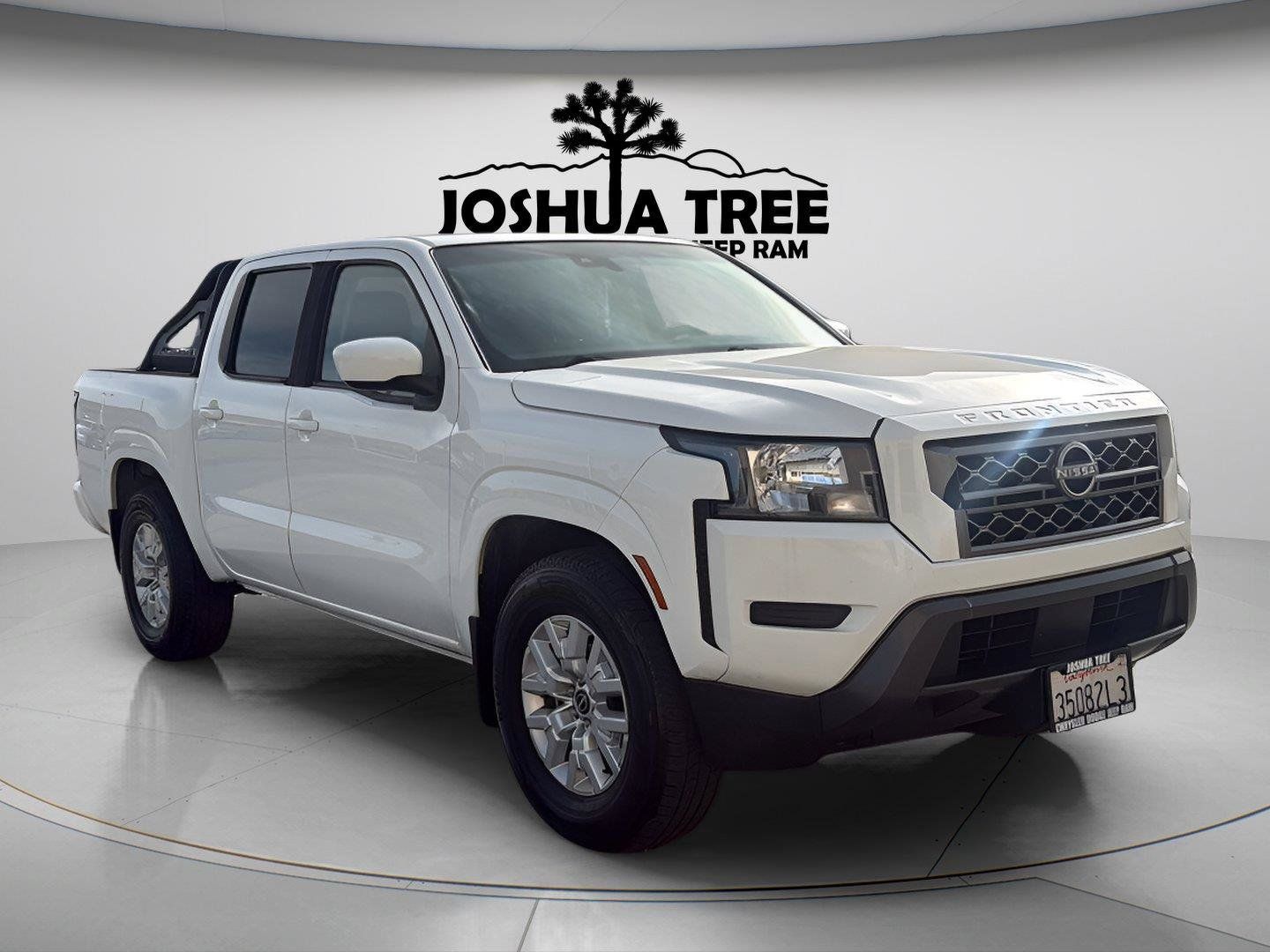 Used 2022 Nissan Frontier SV w/ Technology Package RWD image 2