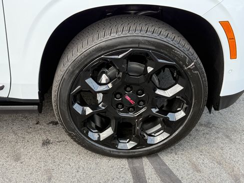 New 2026 GMC Yukon XL Denali Ultimate AWD/4WD image 12