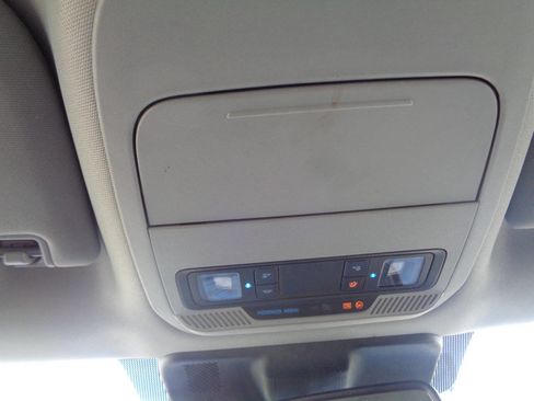 Used 2023 Ford F350 XLT image 40