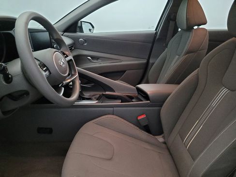 Used 2023 Hyundai Elantra SEL w/ Preferred Accessory Package image 17