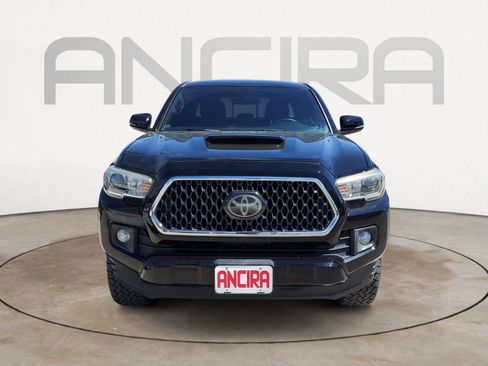 Used 2018 Toyota Tacoma TRD Sport w/ Technology Package image 5