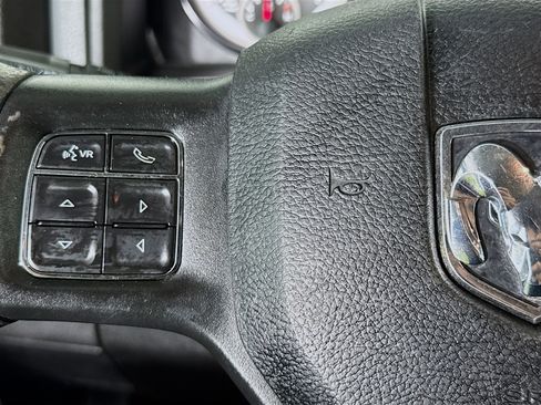 Used 2019 RAM 1500 Classic SLT image 13