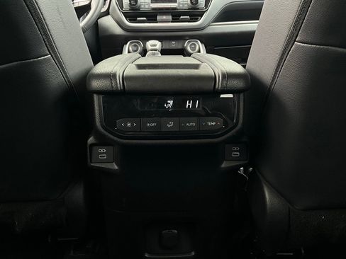 Used 2025 Toyota Grand Highlander FWD image 14