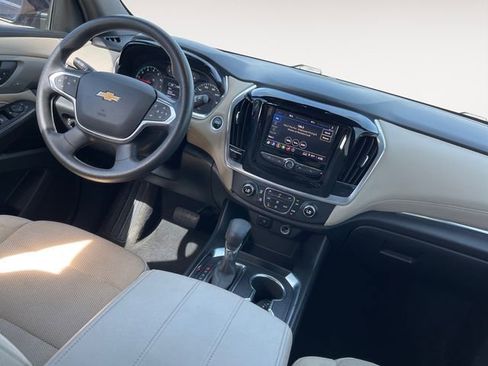 Used 2022 Chevrolet Traverse LS FWD image 10
