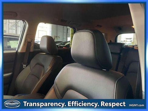 Used 2025 Nissan Pathfinder SL AWD/4WD image 19