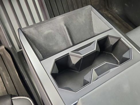 Used 2024 Tesla Cybertruck AWD Crew Cab image 18