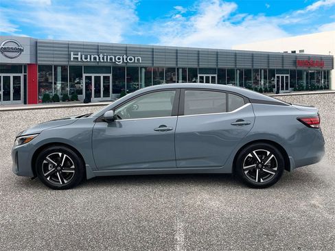 Certified 2025 Nissan Sentra SV image 9