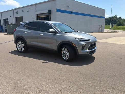 Used 2024 Buick Encore GX Preferred AWD/4WD image 7