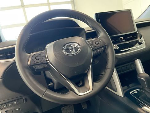Used 2025 Toyota Corolla Cross AWD Hybrid image 14