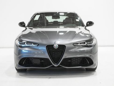 Used 2024 Alfa Romeo Giulia Veloce image 3