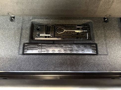 Used 2019 Rolls-Royce Dawn image 62