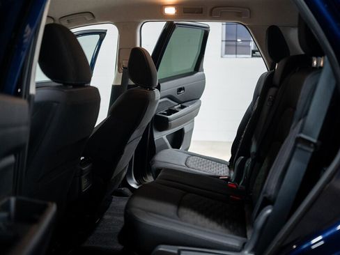 Used 2025 Nissan Pathfinder SV AWD/4WD image 30
