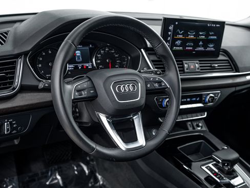 Certified 2023 Audi Q5 2.0T Premium w/ Convenience Package AWD/4WD image 9