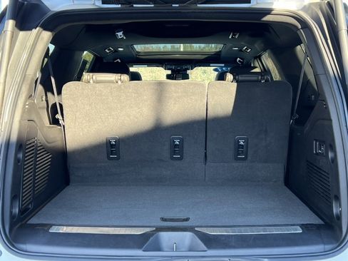 Used 2023 GMC Yukon XL AT4 image 38